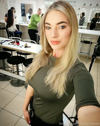 bunnyblondee