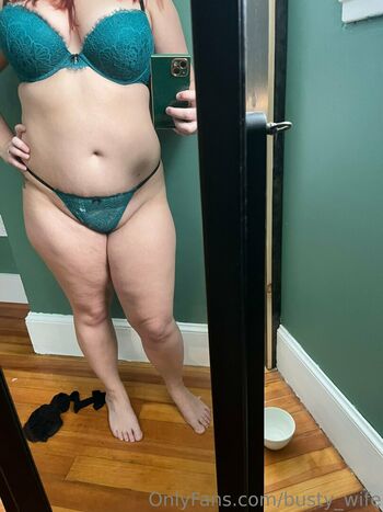 busty_wife