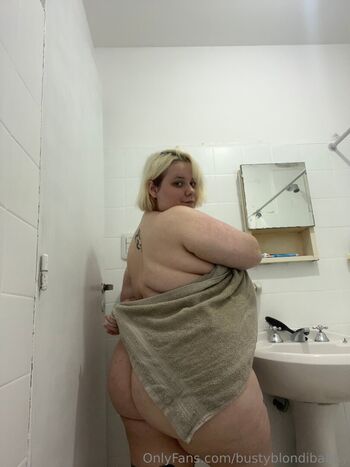 bustyblondibabby