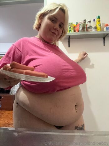 bustyblondibabby