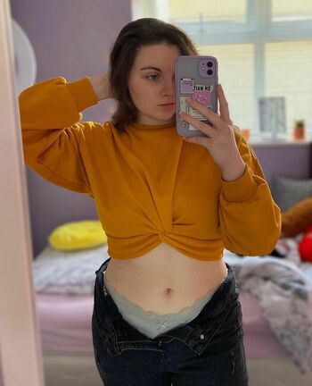 bustybritishbrunette