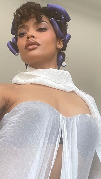 Caitlyn Mwenifumbo