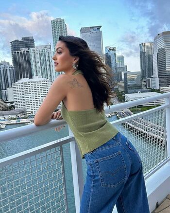 Camila Mendes
