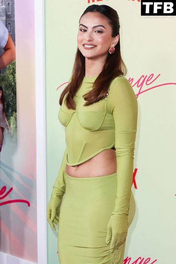 Camila Mendes