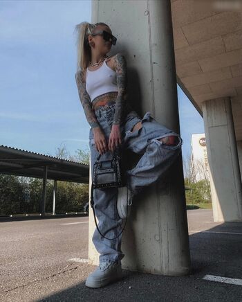 Carina_mthrfckr
