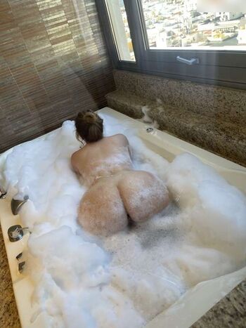 carmen_curvy