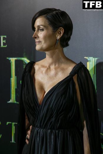 Carrie-Anne Moss