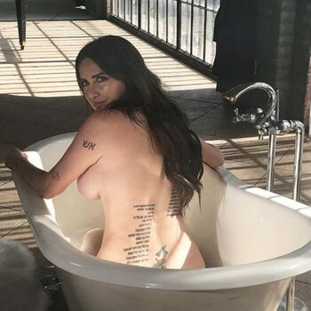 Celia Lora