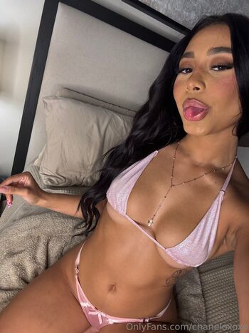 chaneloxoxo