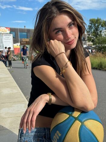 Charleen Weiss
