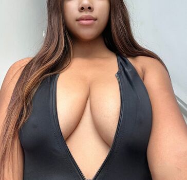 cheekynickiiiii
