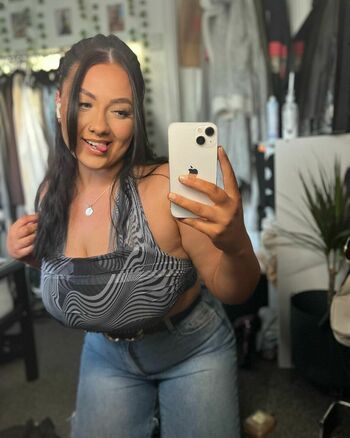 Chelsea Leigh