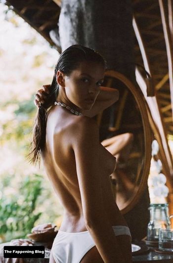Chloé Lecareux