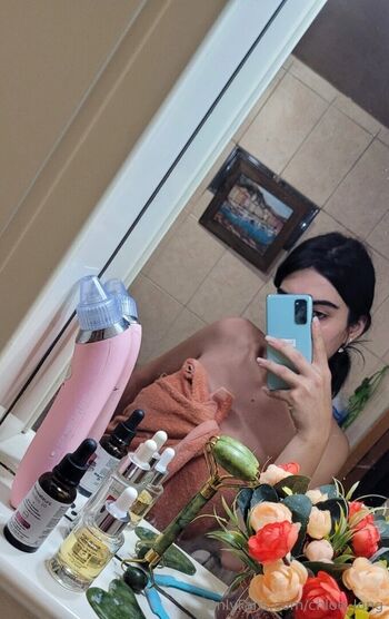 chloe_long