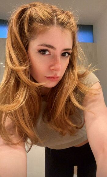 Chrissy Costanza