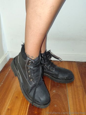 clarita.feet