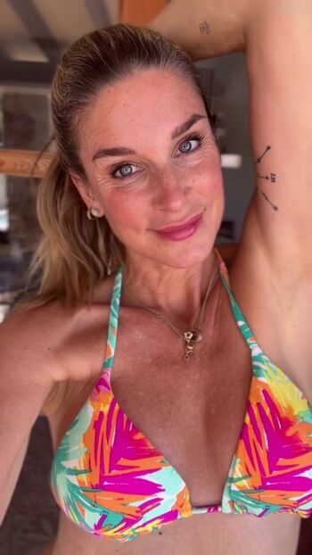 Claudelle Deckert