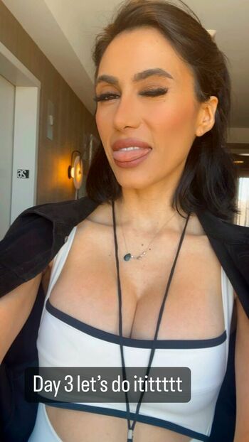 Cristina Valenzuela