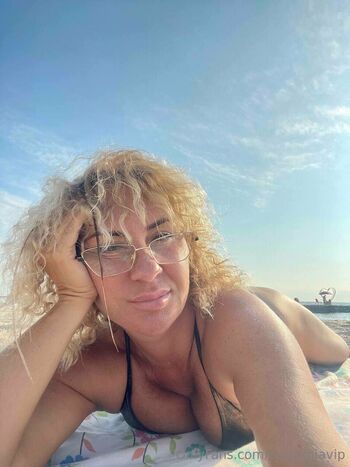curly.miavip