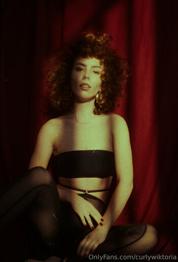 curlywiktoria