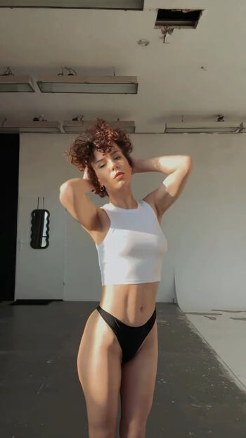 curlywiktoria
