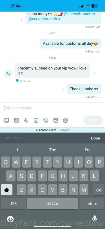 curvedbrunettexx