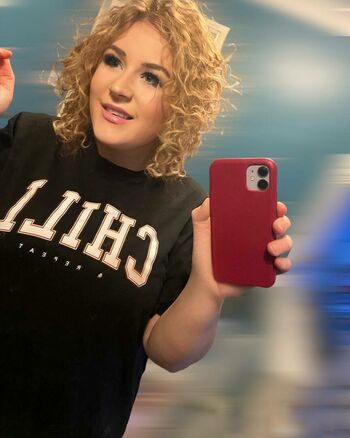 Curvy Abbii
