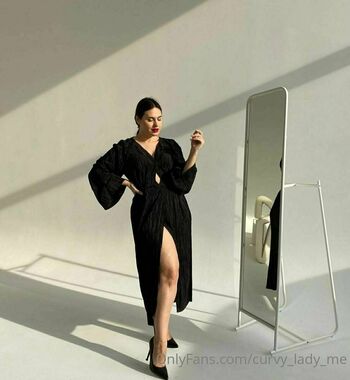 curvy_lady_me