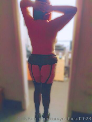 curvyredhead2023