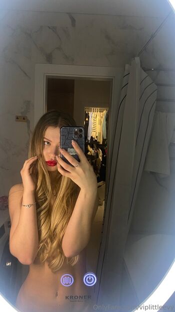 cute_blonde_evy