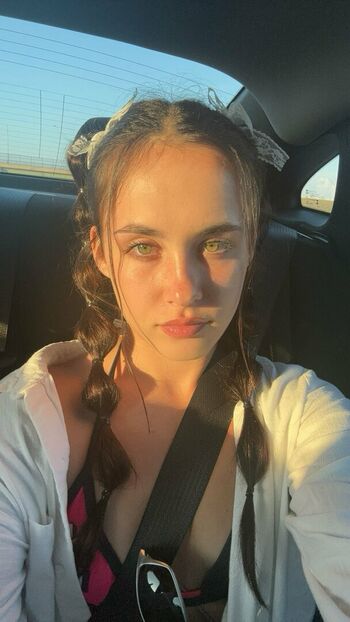 Daisy Pheonix