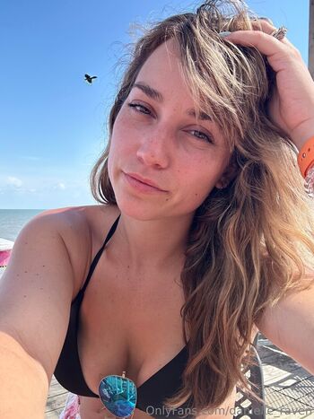 danielle_raven