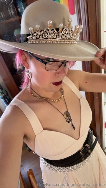 degeneratealicefree