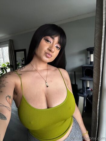delilah_moonx