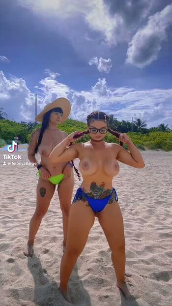delilah_moonx