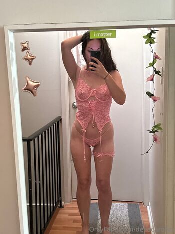 dellacarolyn