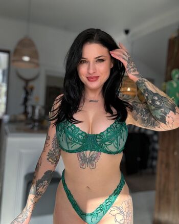 Demi Novak