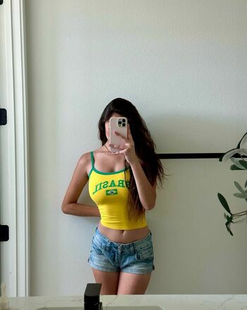 Desiree Flores