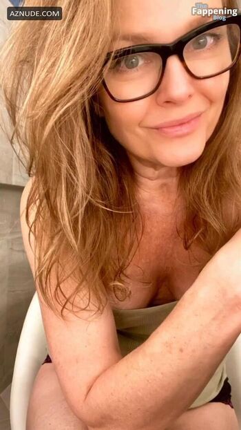 Dina Meyer