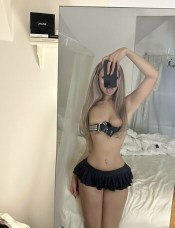 dollgirlfrnd