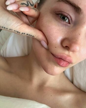 Dove Cameron