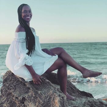 Dr Ebonie Vincent