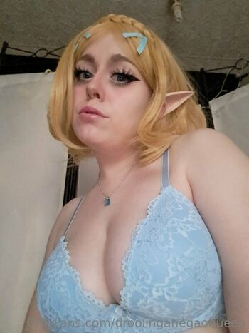 DroolingAhegaoQueen