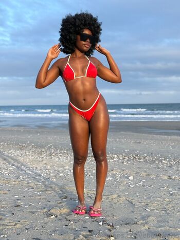 ebonybutts