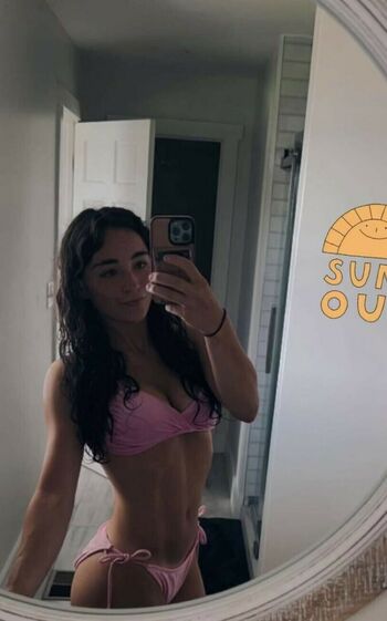 Elena Arenas