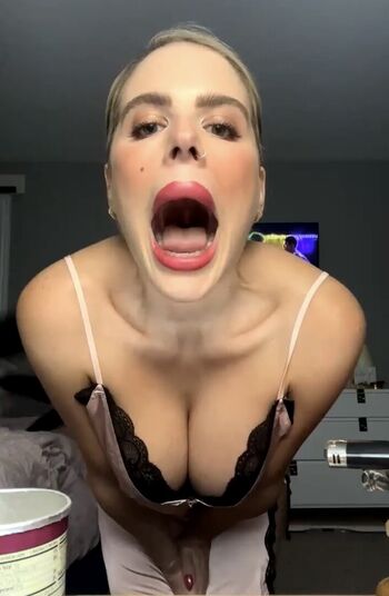 Elena Davies