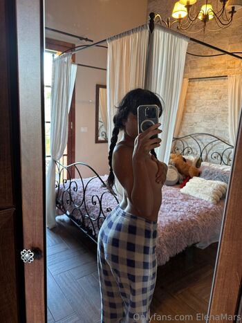 elenamarsofficial