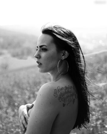 Elisaofficialx