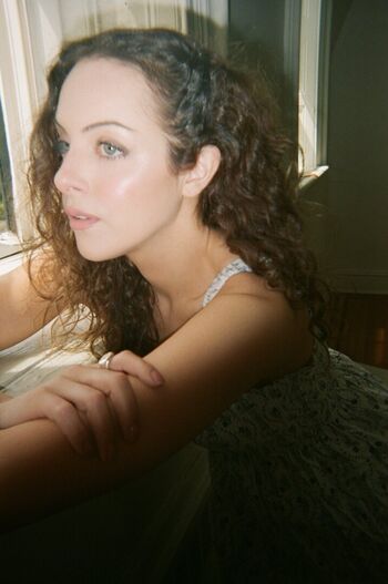 Elizabeth Gillies