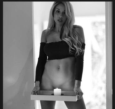 ellaa_bellaa